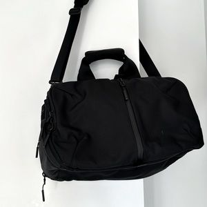 Aer | Gym Duffel 3 w/ Shoe Compartment | Black